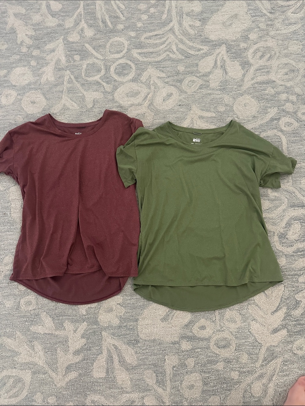 REI Women’s Large Short Sleeve T-Shirts in Olive Green and Burgundy